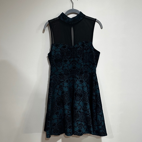 Teal Semi Formal Dress with Black Velvet Pattern Size 9 - Picture 9 of 9